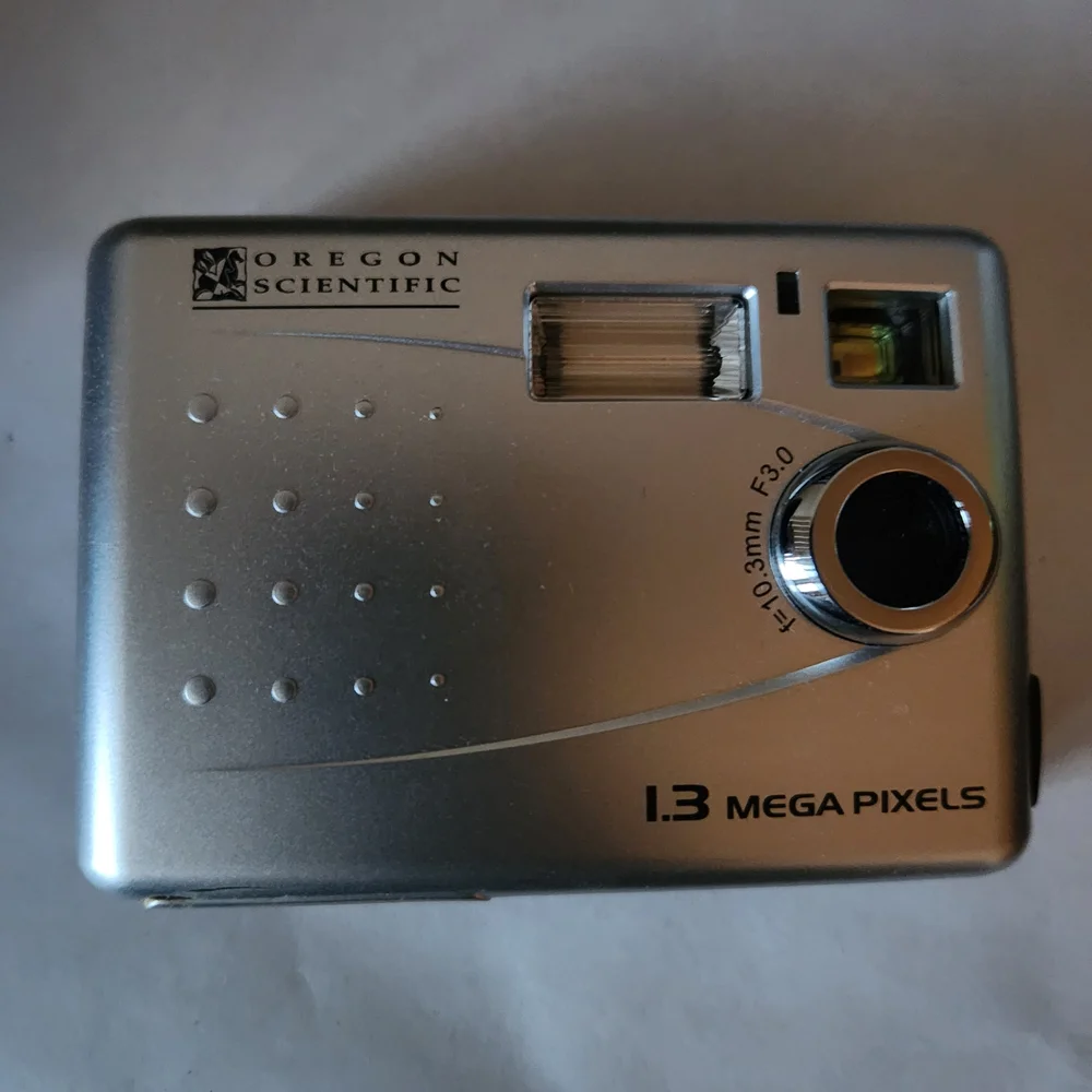 DSHOT III 1.3 Mega Pixel Digital Camera - Silver